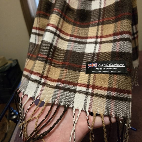 100% Scottish Cashmere Scarff In Red, Brown And Tan Plaid 63in Long 12in Wide - Picture 3 of 5